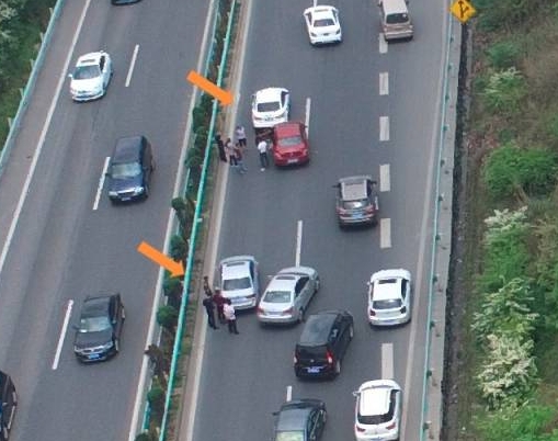 高速行車的五大禁忌 請花一分鐘時間看看001